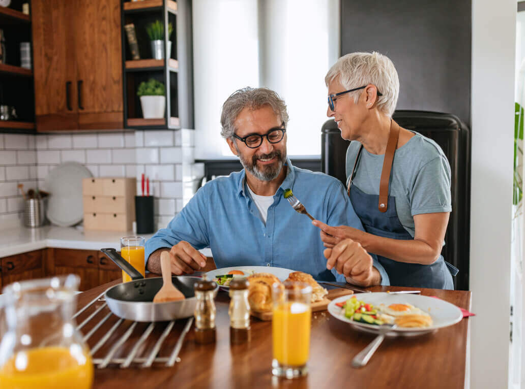 couple eating
